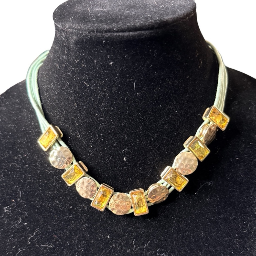 NWT St. Thomas Gold Tone Necklace Hammered Discs Iridescent Beads